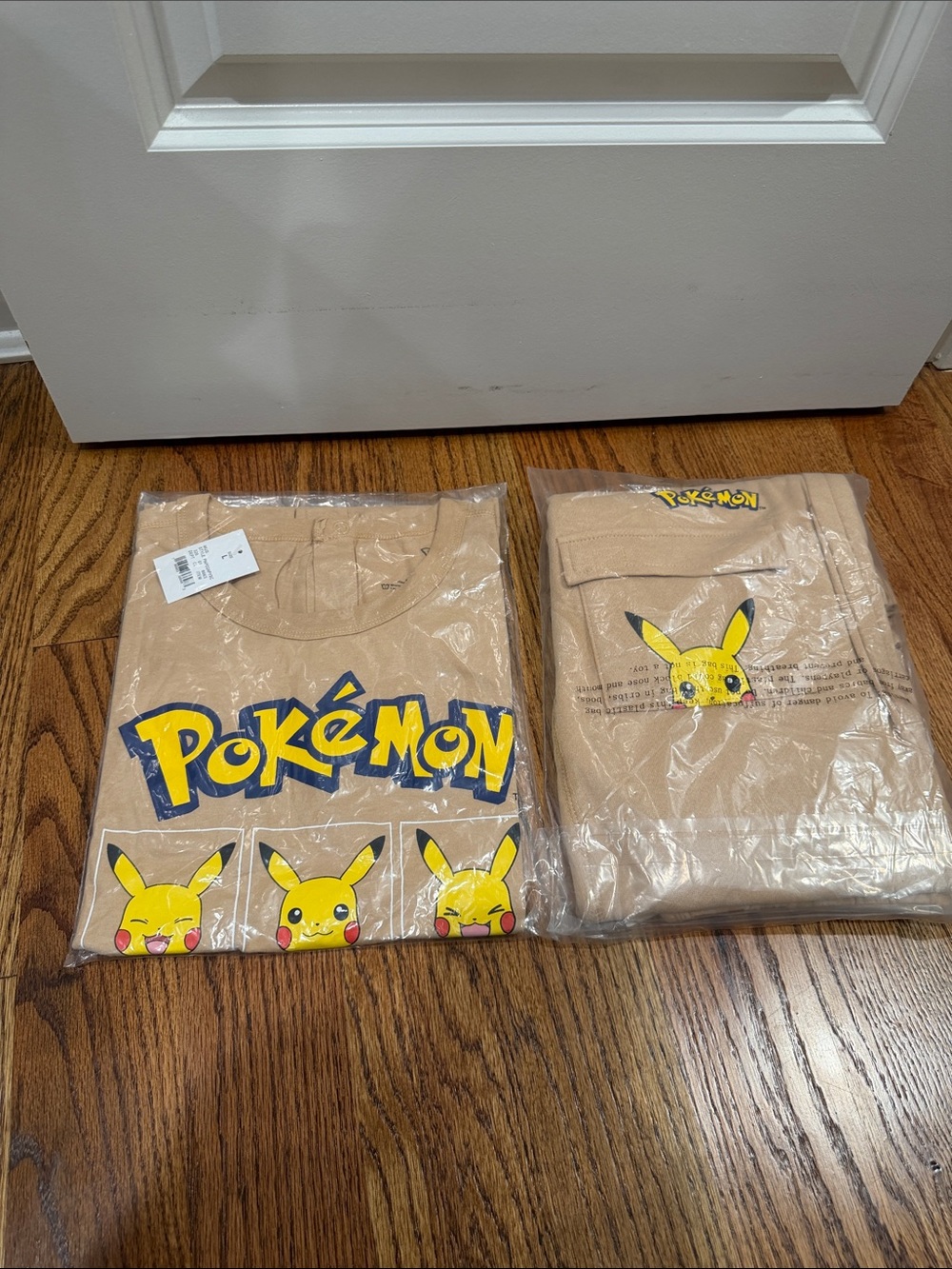 Boys Pokémon Pikachu Graphic Tee & Sweatpants size 10/12 NWT
